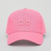 Femmes Alo Yoga Casquettes | District Trucker Hat Dans Rose Bonbon | Alo Yogaae