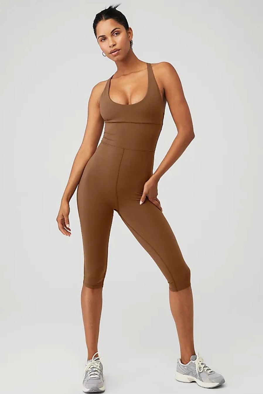 Femmes Rocheux Vetements De Detente | Airbrush Physique Onesie En Marron Cannelle, Taille : Moyen | Alo Yogaae