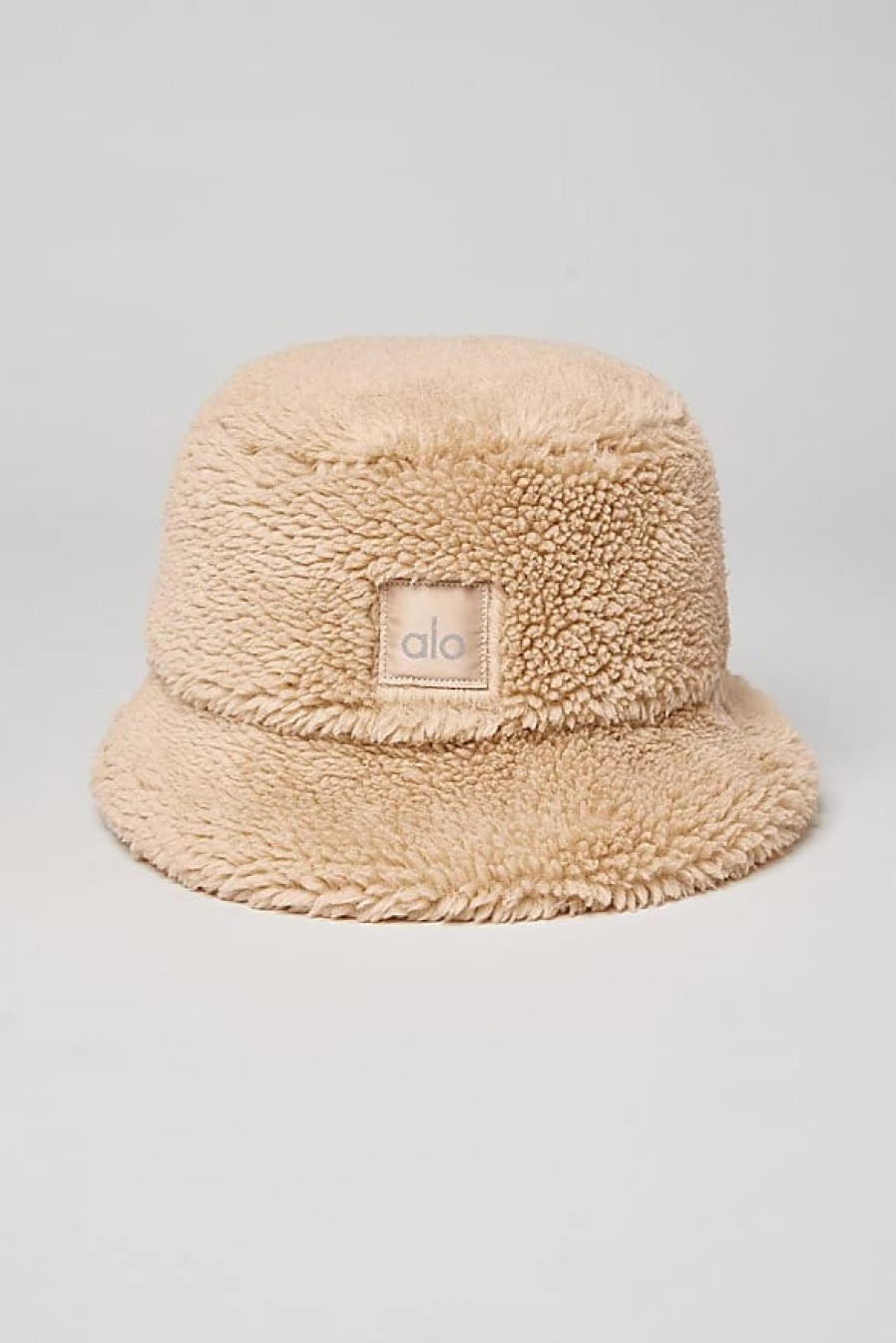 Femmes Alo Yoga Chapeaux | Chapeau Bob Foxy Sherpa En Beige Chameau, Taille : Moyen/Grand | Alo Yogaae