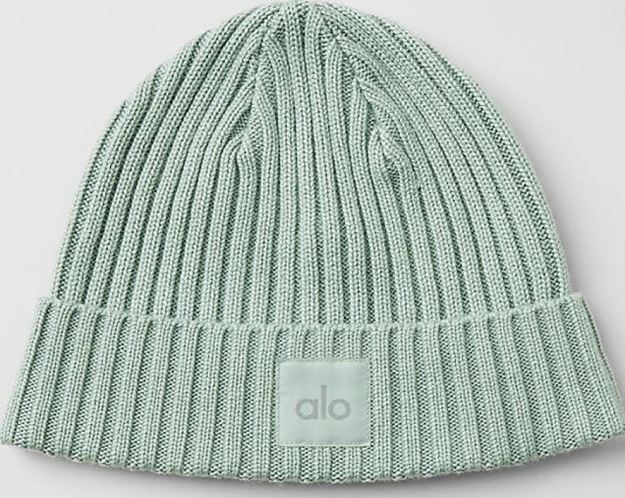 Femmes Boden Chapeaux D'Hiver | Bonnet Cotele En Cachemire Melange Dans Vert Sauge Glace | Alo Yogaae