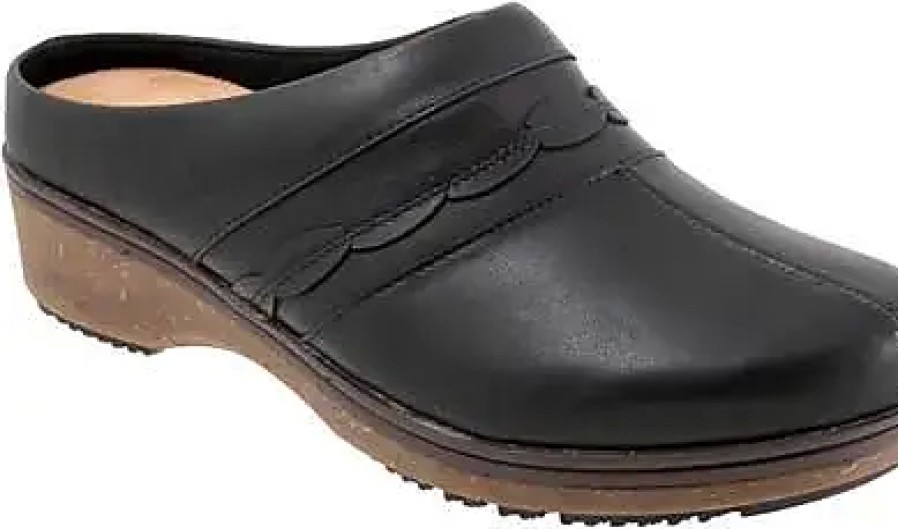 Femmes Marche douce Mules | Sabot Amber 3.0 En Noir Chez Nordstrom, Taille 5.5