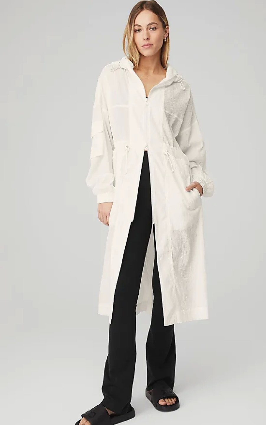 Femmes Moncler Manteaux | Manteau Leger Summer Nights En Blanc Ivoire, Taille : Moyen | Alo Yogaae