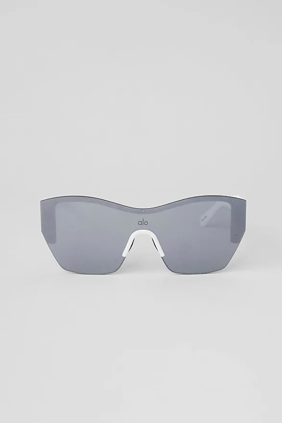 Femmes Forgeron Des Lunettes De Soleil | Stunner Haut De Lunettes De Soleil Dans Gunmetal/Blanc Gris | Alo Yogaae